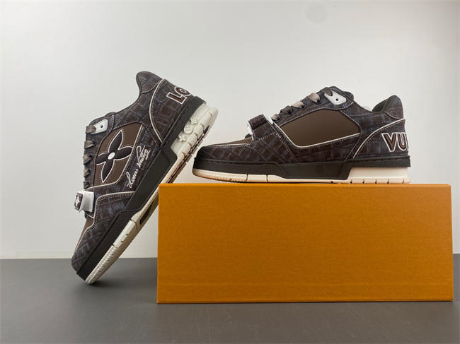 Louis Vuitton LV trainer LV1823-103