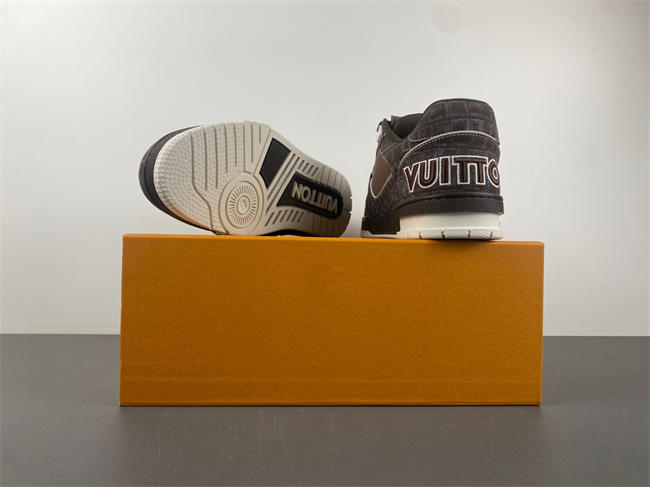 Louis Vuitton LV trainer LV1823-103