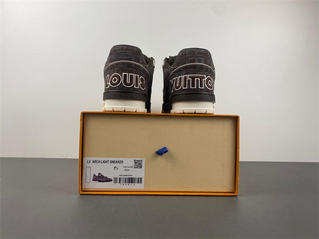 Louis Vuitton LV trainer LV1823-103
