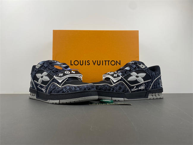 Louis Vuitton LV trainer LV1823-104