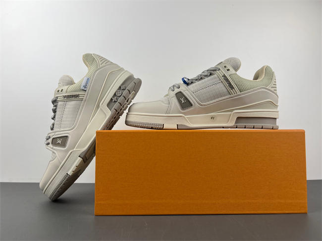 Louis Vuitton LV trainer LV1823-105