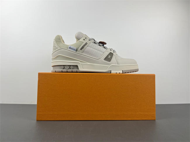 Louis Vuitton LV trainer LV1823-105