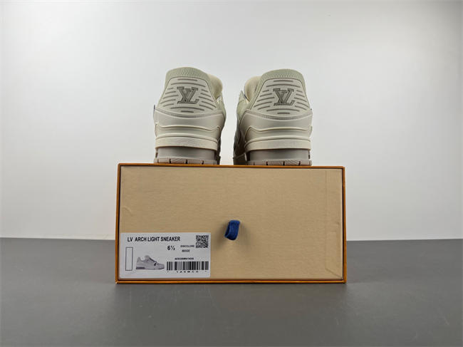 Louis Vuitton LV trainer LV1823-105