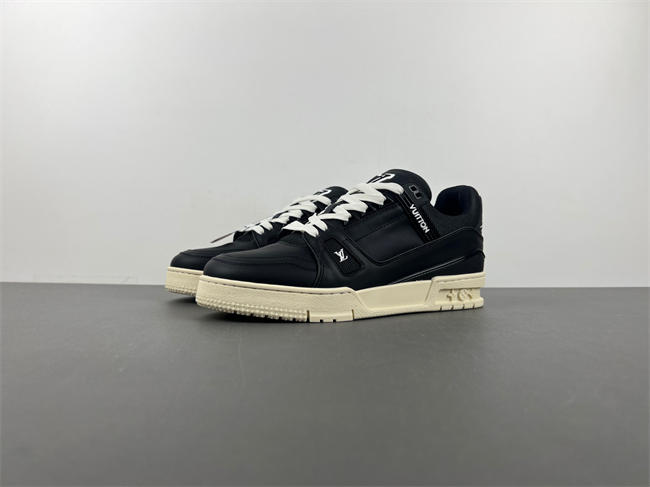 Louis Vuitton LV trainer LV1823-107