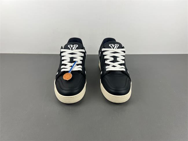Louis Vuitton LV trainer LV1823-107