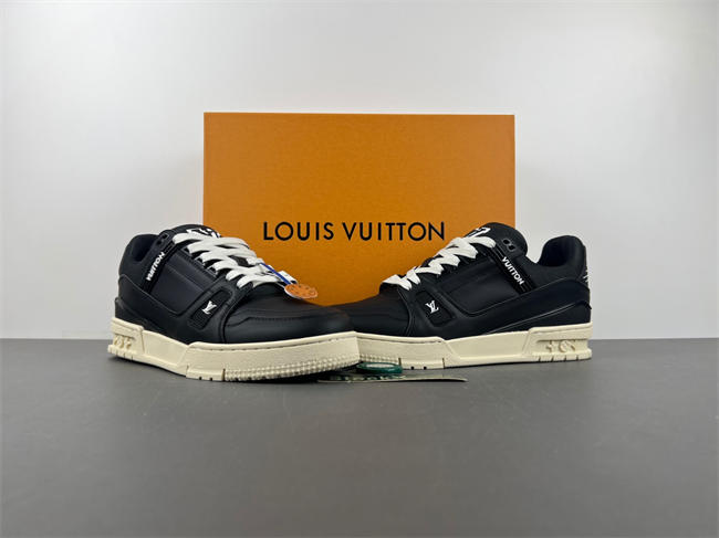 Louis Vuitton LV trainer LV1823-107