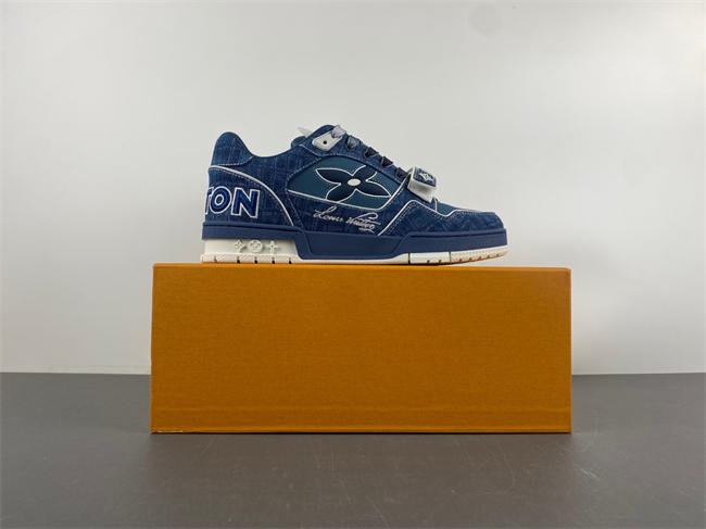 Louis Vuitton LV trainer LV1823-108