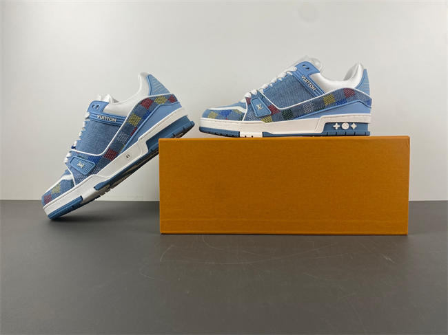 Louis Vuitton LV trainer LV1823-109