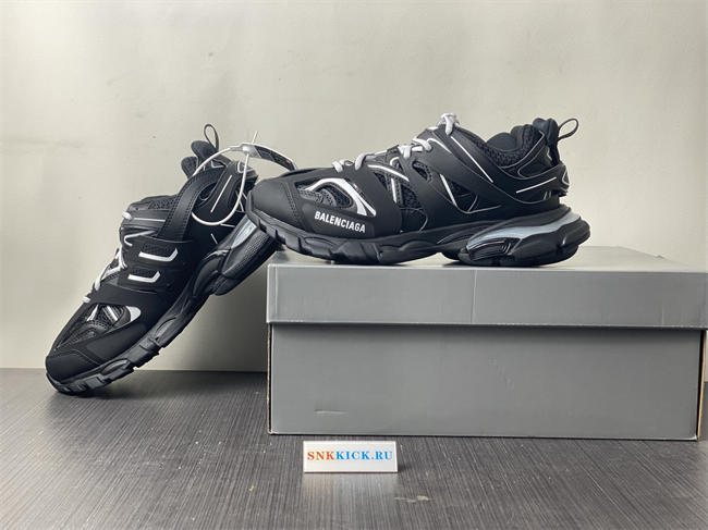 BLCG TRACK SNEAKER 542023 W1GB1 2045 with LED