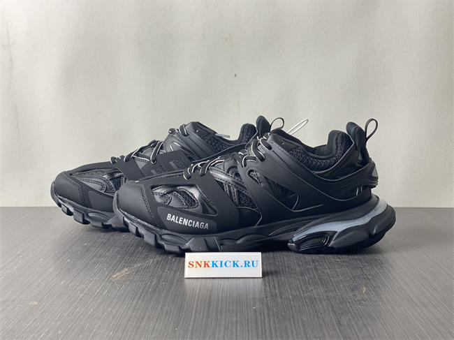 BLCG TRACK SNEAKER 542023 W1GB1 1000 with LED
