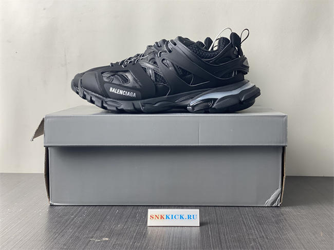 BLCG TRACK SNEAKER 542023 W1GB1 1000 with LED