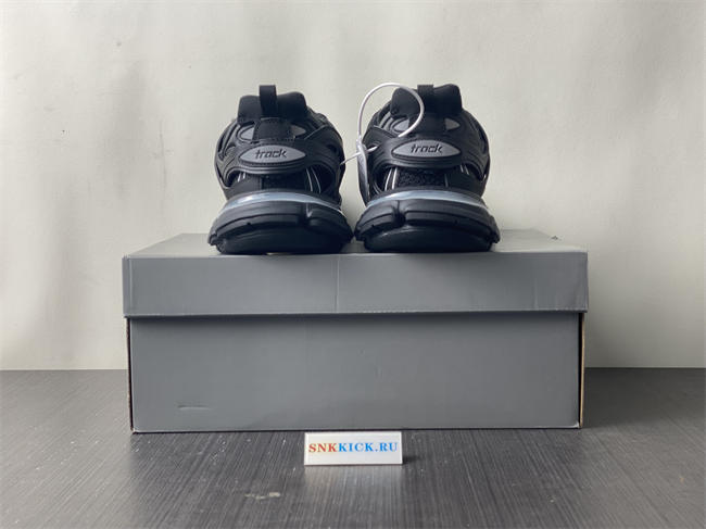 BLCG TRACK SNEAKER 542023 W1GB1 1000 with LED