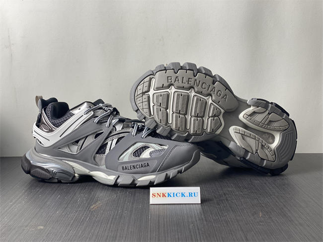 BLCG TRACK SNEAKER 542023 W1GB1 2046 with LED