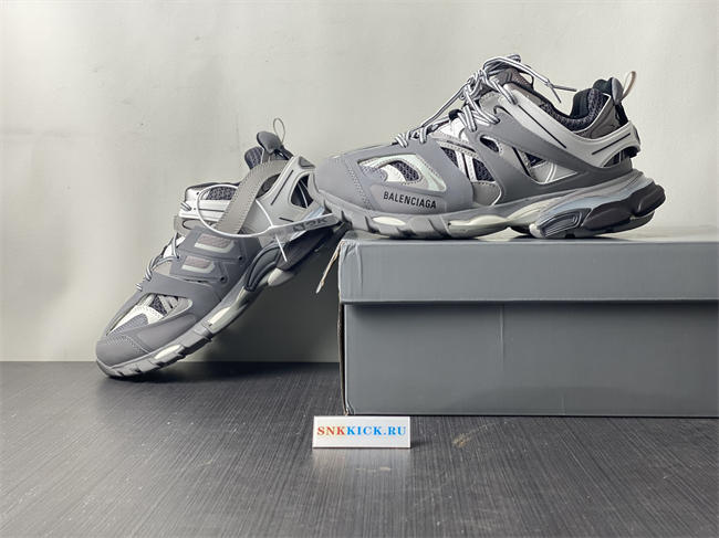 BLCG TRACK SNEAKER 542023 W1GB1 2046 with LED