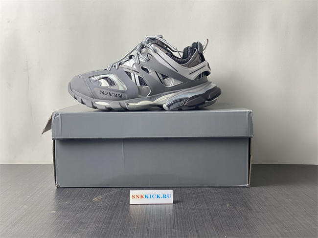 BLCG TRACK SNEAKER 542023 W1GB1 2046 with LED
