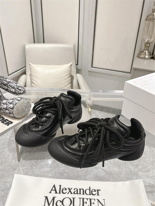 McQueen Sneaker 01