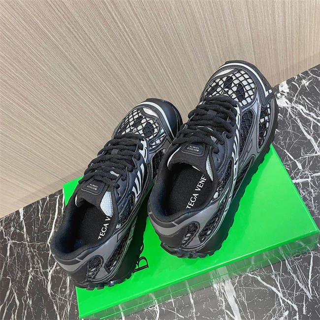 b0tte*a Ven*ta sneaker 01