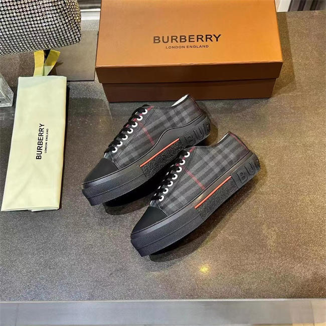 Burberry Sneaker 10