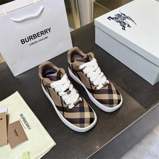 Burberry Sneaker 16
