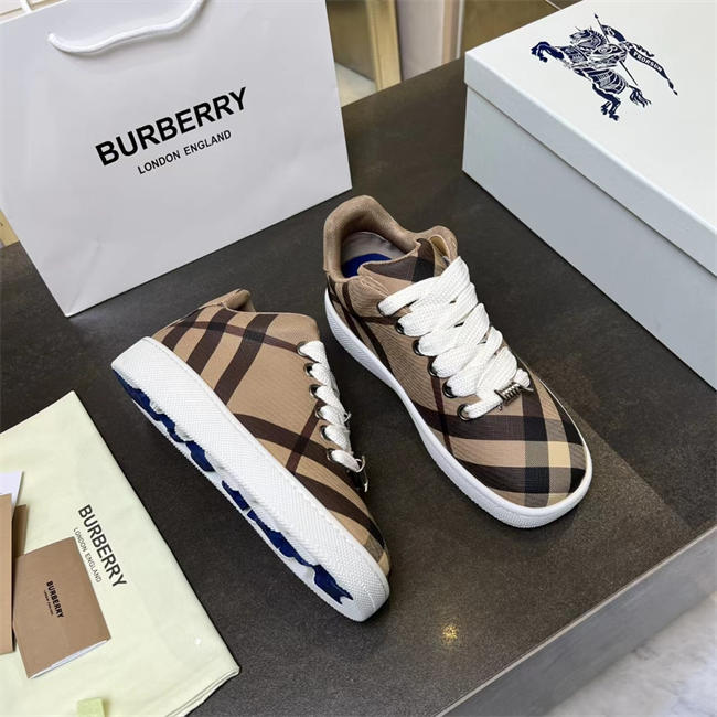 Burberry Sneaker 16