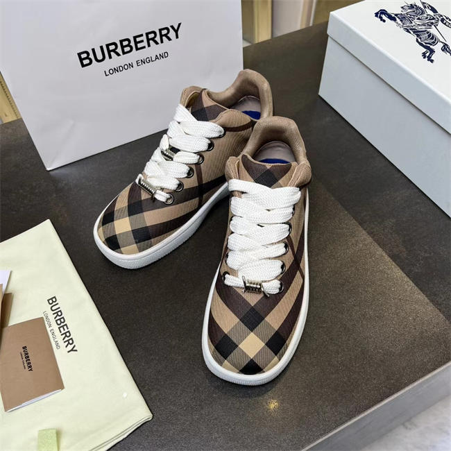 Burberry Sneaker 16