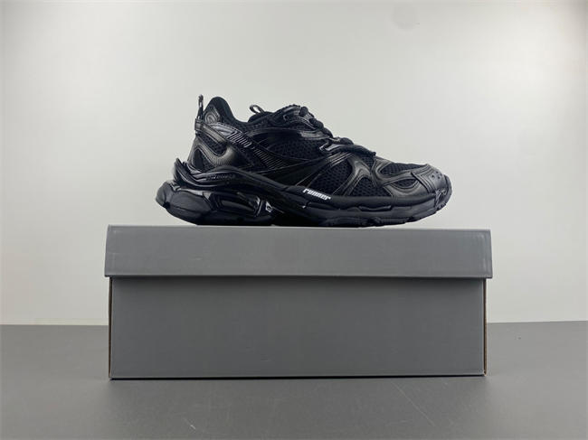 Balenciaga  779066-W3RBXP-1090