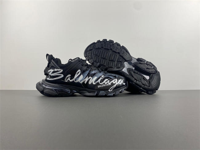 Balenciaga  542023 WTRHW 1090