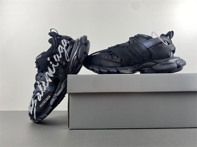 Balenciaga  542023 WTRHW 1090