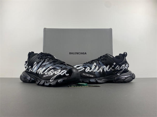 Balenciaga  542023 WTRHW 1090