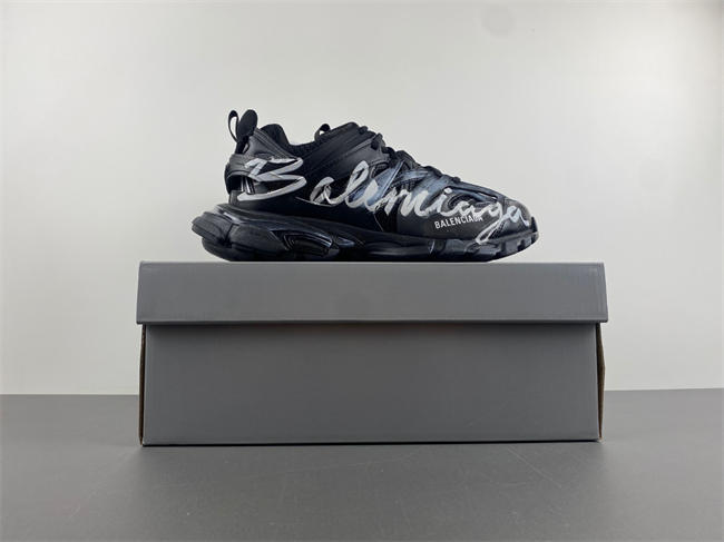 Balenciaga  542023 WTRHW 1090