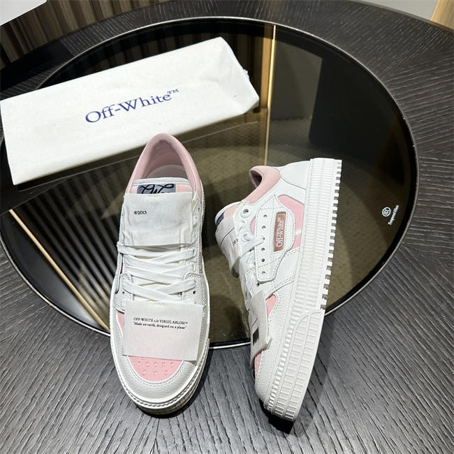 Off-White sneaker