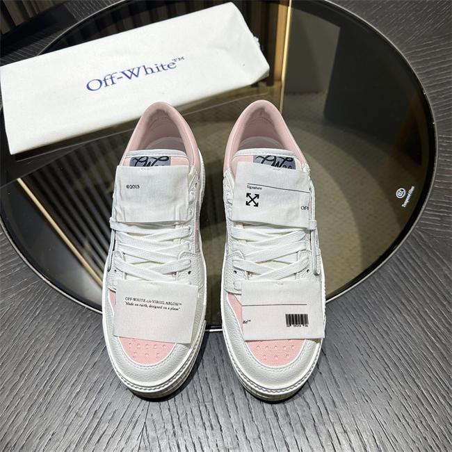 Off-White sneaker