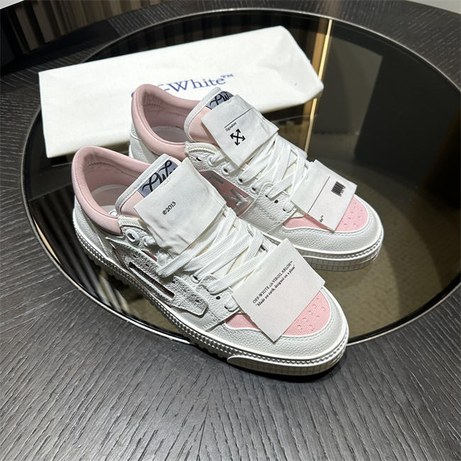 Off-White sneaker