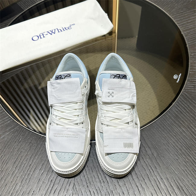 Off-White Sneaker