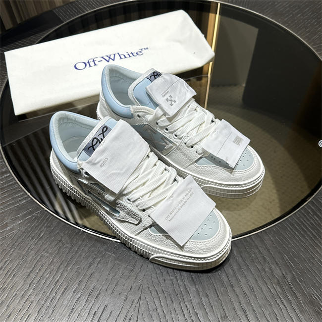 Off-White Sneaker