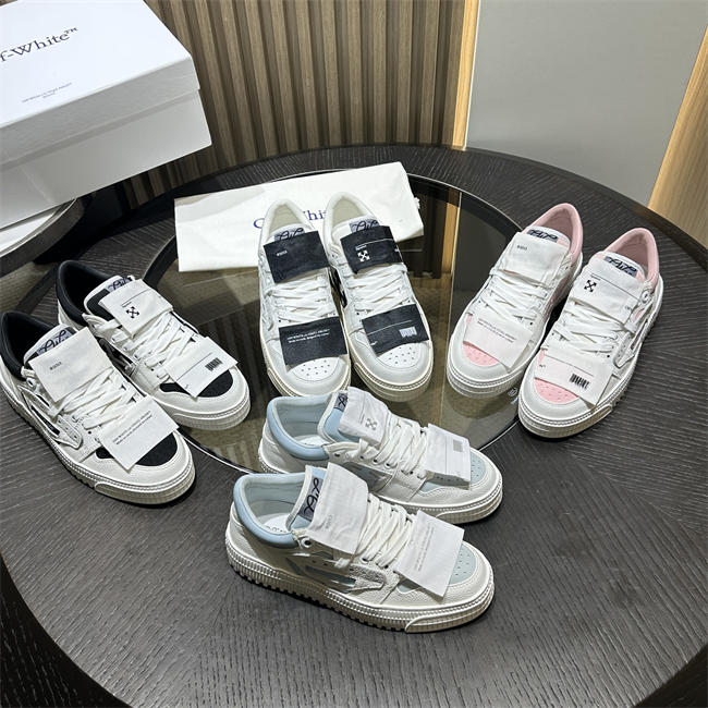 Off-White Sneaker