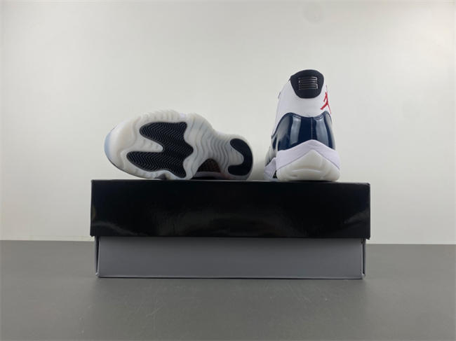Air Jordan 11 LH0296-400