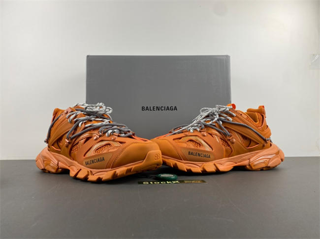 Balenciaga Track  800592 WTRHK 7000