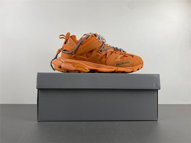 Balenciaga Track  800592 WTRHK 7000