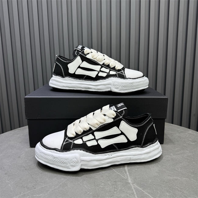 Amiri Sneaker