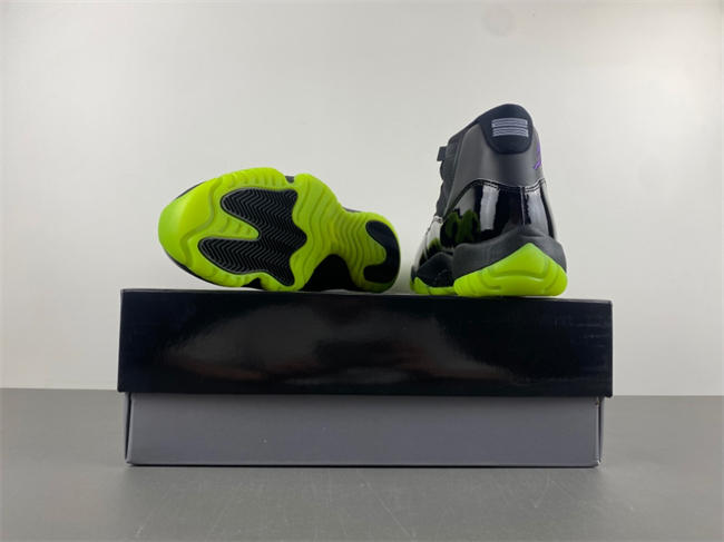 Air Jordan 11  CT8012-003