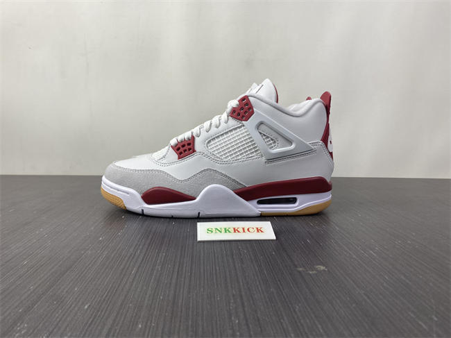 Nike SB x Air Jordan 4 Retro SP ''Varsity Red'' SB  DR5415-106