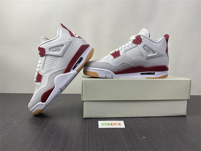 Nike SB x Air Jordan 4 Retro SP 