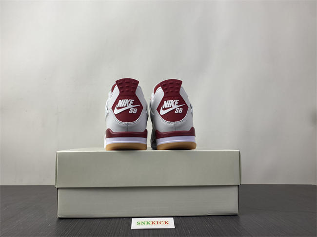 Nike SB x Air Jordan 4 Retro SP 