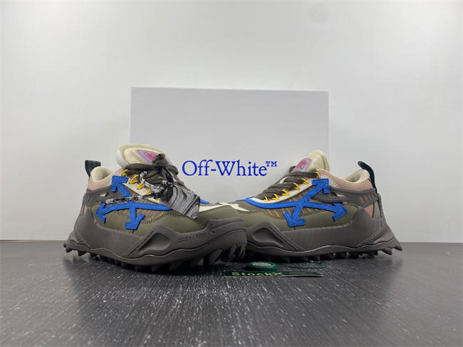 Off-White c/o Virgil Abloh