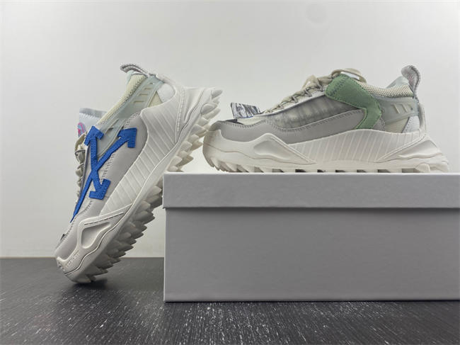 Off-White c/o Virgil Abloh