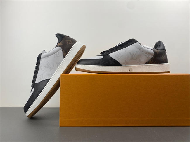 LV ARCHLIGHT SNEAKER