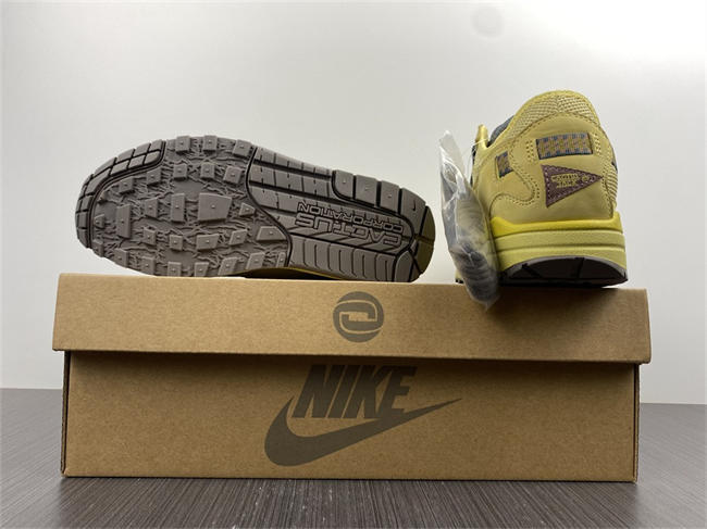 Nike Air Max 1 Travis Scott Cactus Jack Saturn Gold