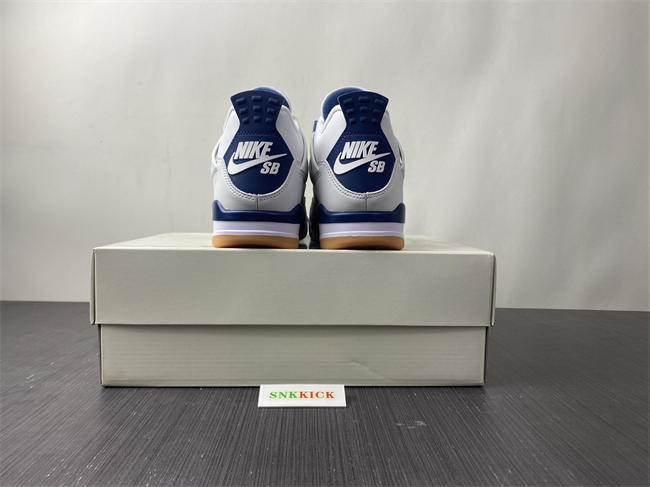 Nike SB x Air Jordan 4 DR5415-100