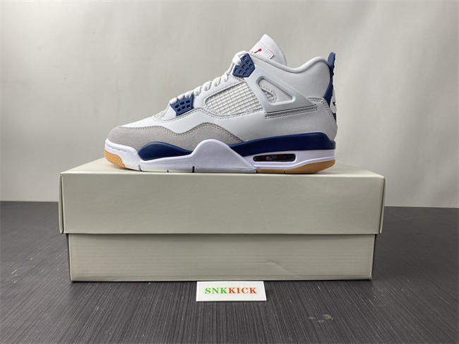 Nike SB x Air Jordan 4 DR5415-100